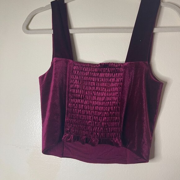 Maison d Amelie. Women's Sleeveless Square-Neck Crop Top.  Size M, NWT. Chamois. - Picture 2 of 7